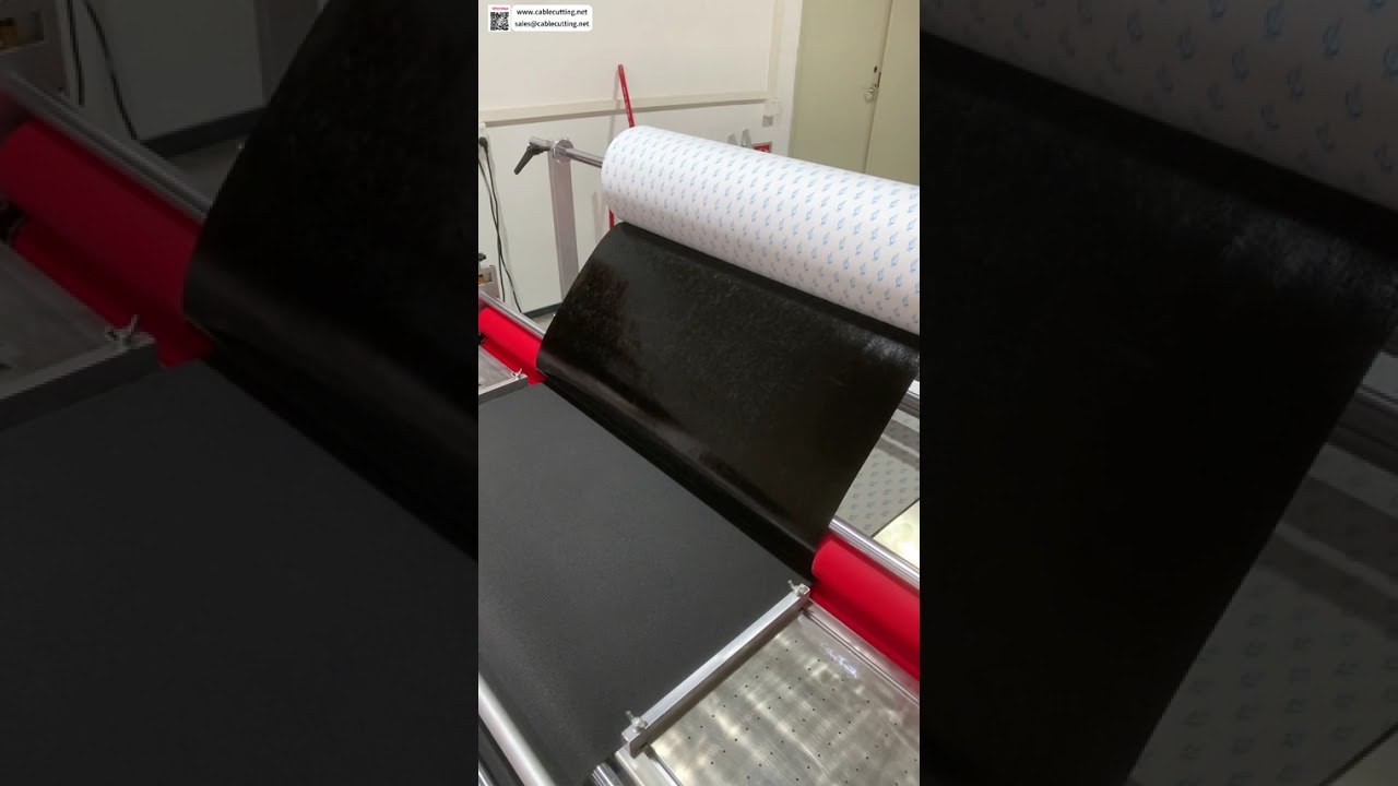 Automatisk skumlaminerings- och skärmaskin med vakuumpaneljustering och slät rullprocess för effektiv produktion